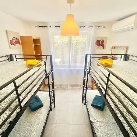 Apartment Rez De Jardin Albatros 8 Pax Front De Mer Saint-Raphaël