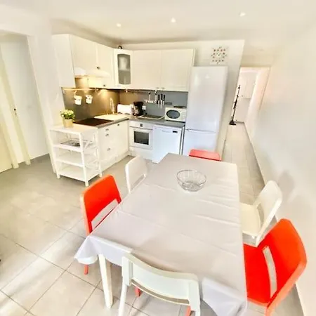 Rez De Jardin Albatros 8 Pax Front De Mer Apartment Saint-Raphaël