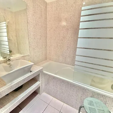Apartment Rez De Jardin Albatros 8 Pax Front De Mer Saint-Raphael (Var)